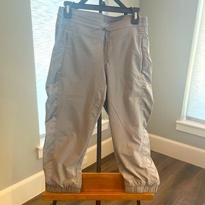 Athleta thin cropped pants